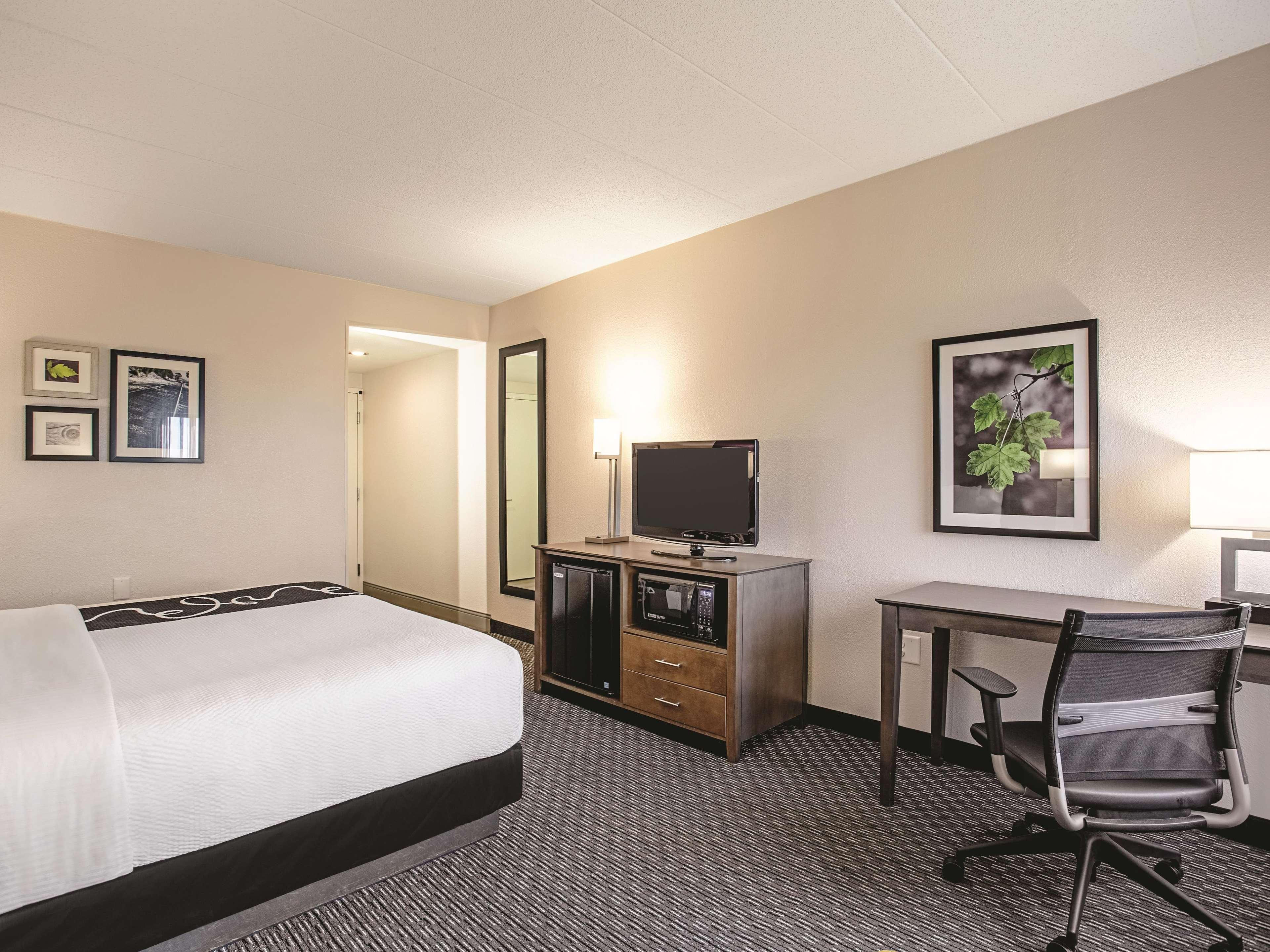 La Quinta By Wyndham Baltimore N / White Marsh Bagian luar foto