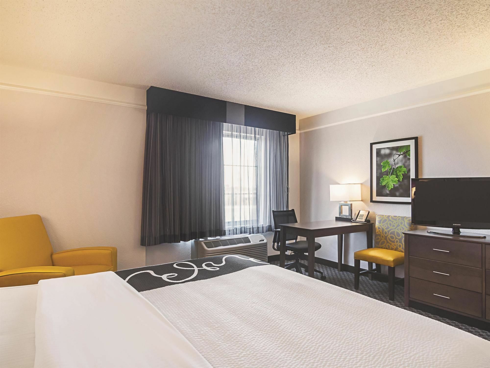 La Quinta By Wyndham Baltimore N / White Marsh Bagian luar foto